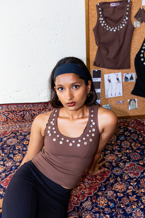 Brown tank with Shell detail